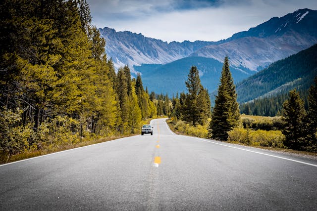 How to Travel with Kids on a Budget Easily